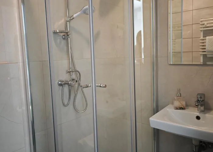 Δωμάτια σε οικογενειακή κατοικία Alda Gold *